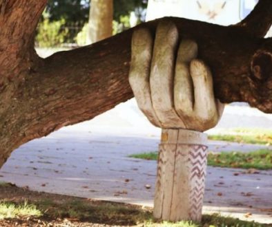 Leaning Tree hand support